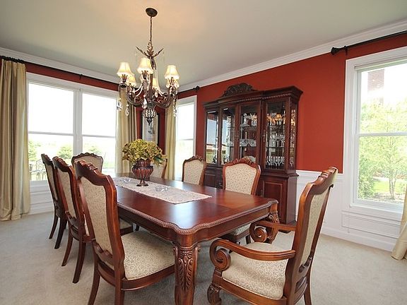 5th image of 602 N Meadow View Dr