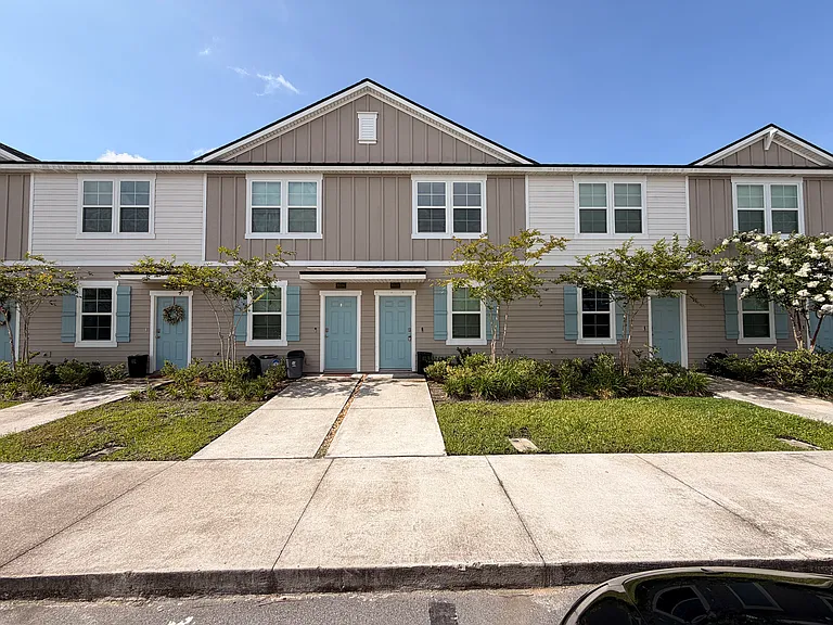 8332 Zenith Cir — Photo 2