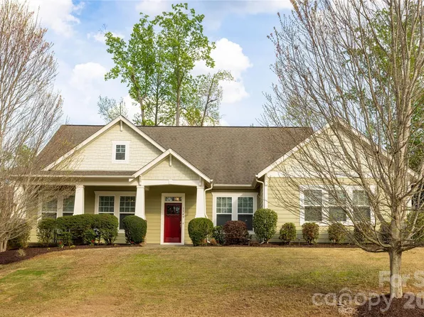 1343 Kings Bottom Dr, Fort Mill, SC 29715