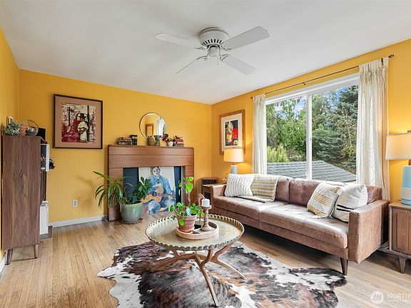 5th image of 10238 7th Avenue SW