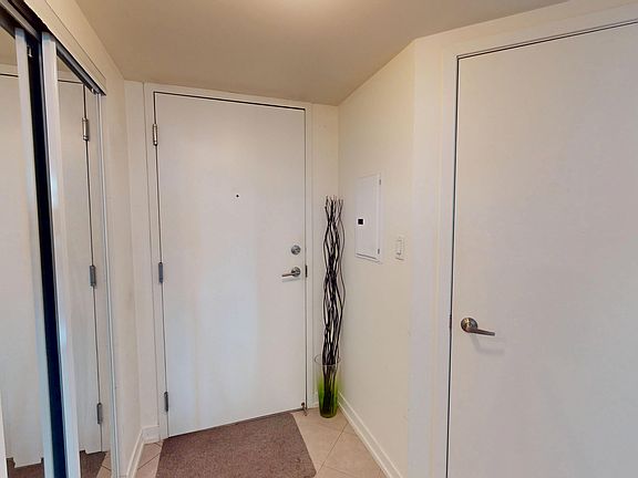 3rd image of 816 Lansdowne Ave Unit 1209