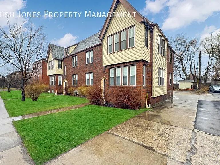 627 Kenmore Ave #UPPER — Photo 2