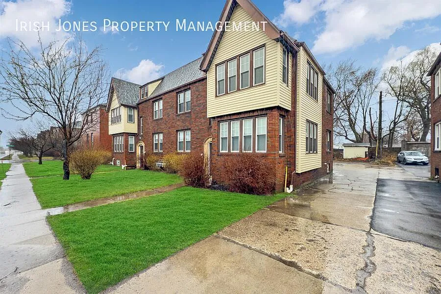 Building Photo - 627 Kenmore Ave #UPPER