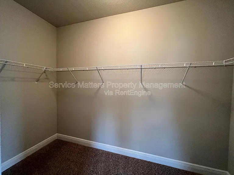 4533 Oak Orchard Cir — Photo 15