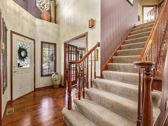 4th image of 305 Buckingham Pl