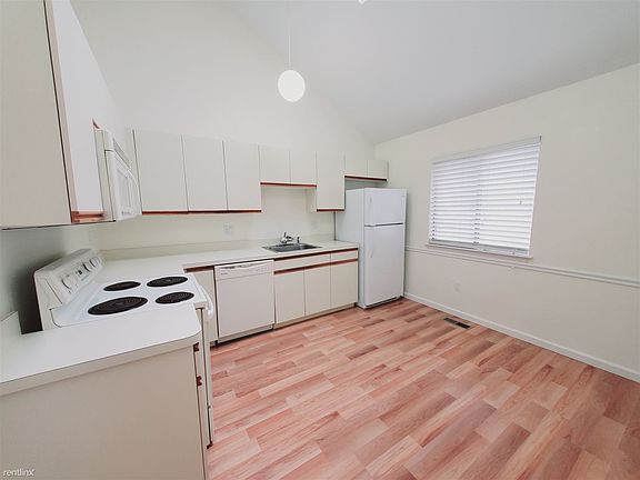 2nd image of 2289 Bedford St Unit F1