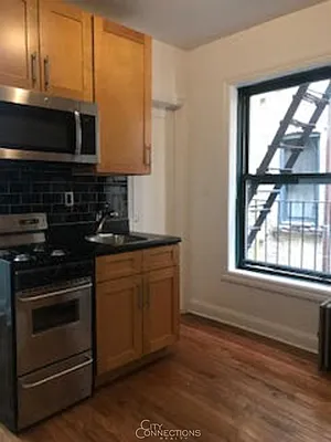 Rented by City Connections Realty | media 9