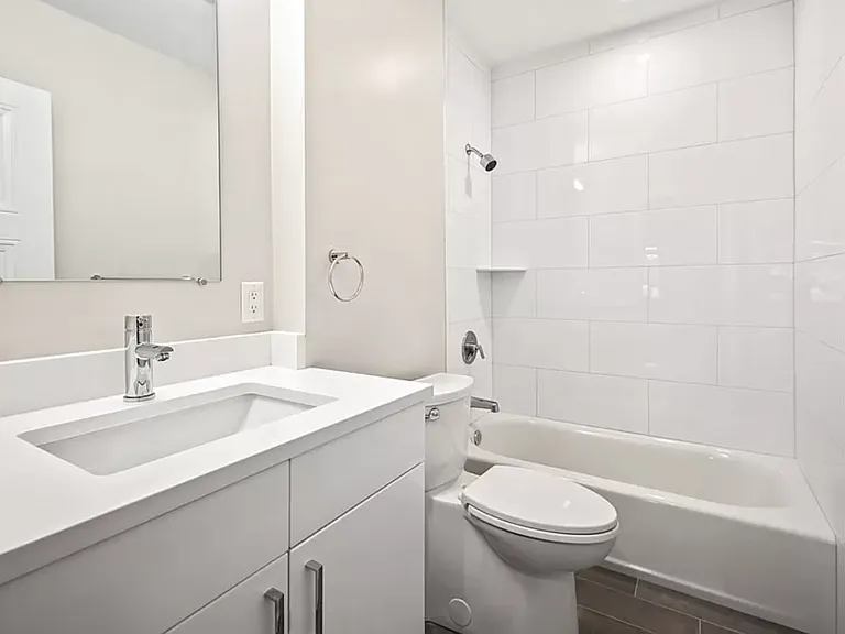 425 Lagrange St #210 — Photo 8