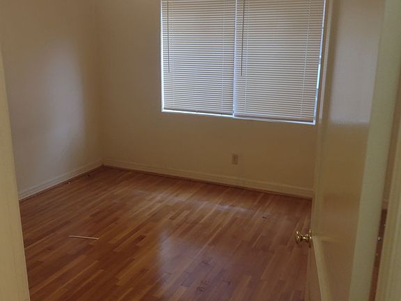 3rd image of 818 Cumberland St APT 6