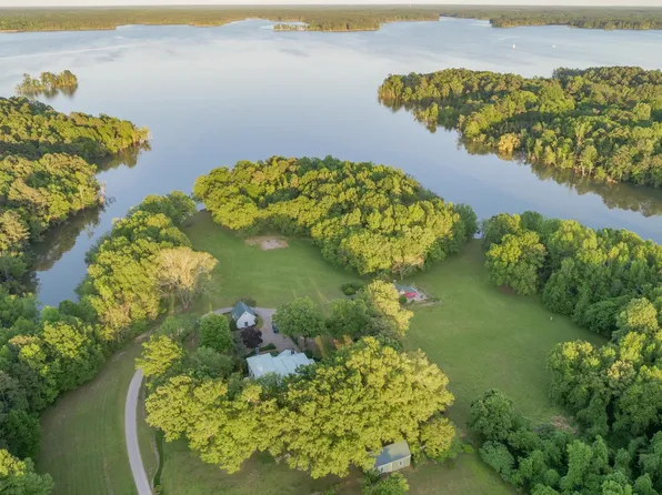 1718 Epps Fork Rd, Clarksville, VA 23927