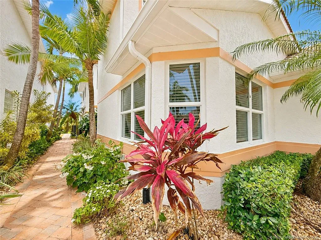 3 bed, 2.5 bath, 2241 sqft, $3,500 — Photo 4