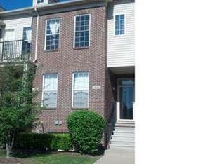 818 Summerfield Dr #253, Westland, MI 48185