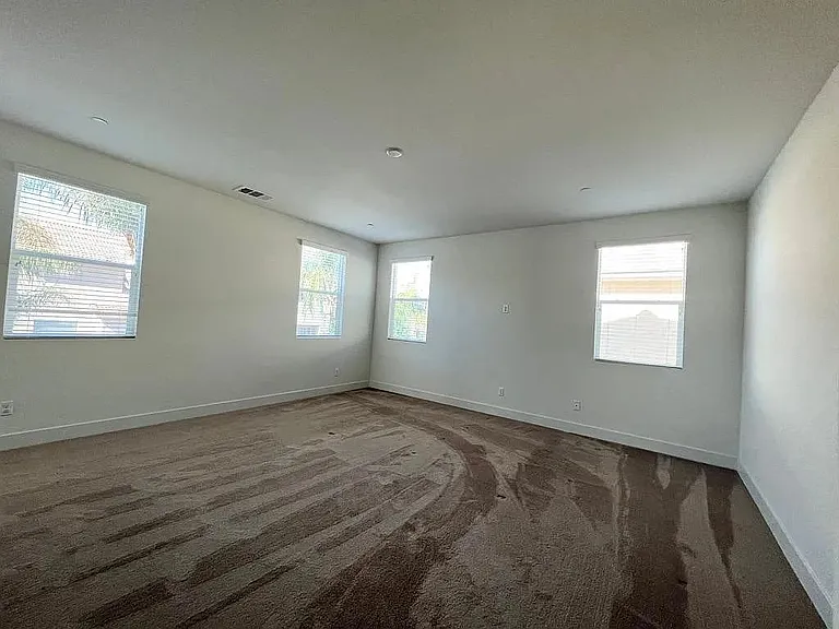 15882 Kingston Rd — Photo 4