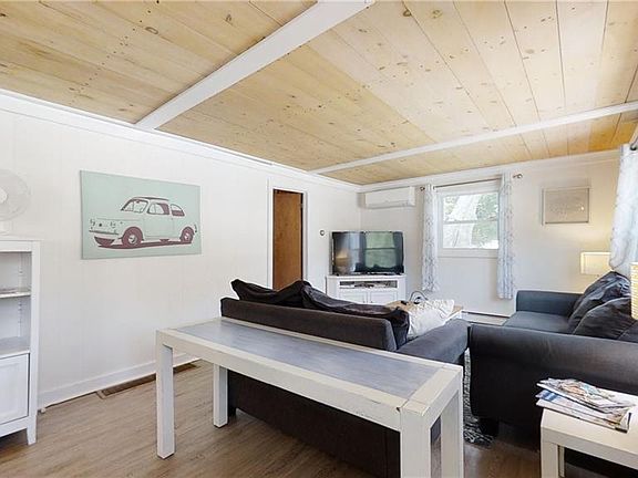 4th image of 17 Aspen Dr