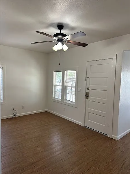 1 bed, 1.0 bath, 740 sqft, $1,275 — Photo 2