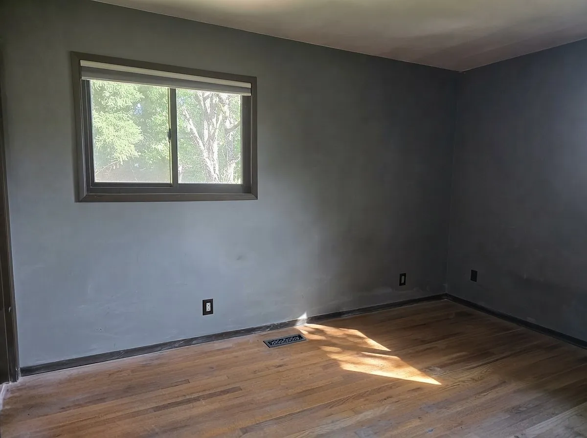 Bedroom with private bathroom — Photo 2