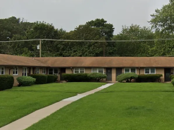 2624 Gabriel Ave APT 11, Zion, IL 60099