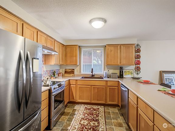 4th image of 508 SE 157th Avenue #40