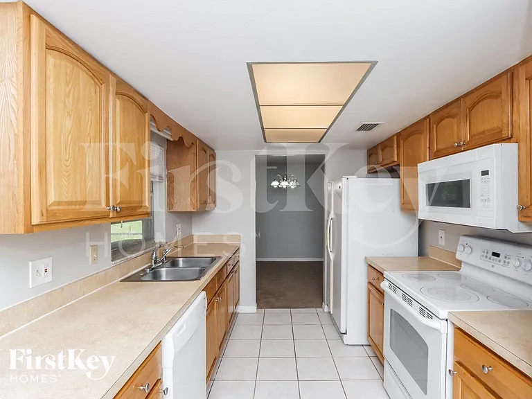 2250 Fallon Blvd NE — Photo 6