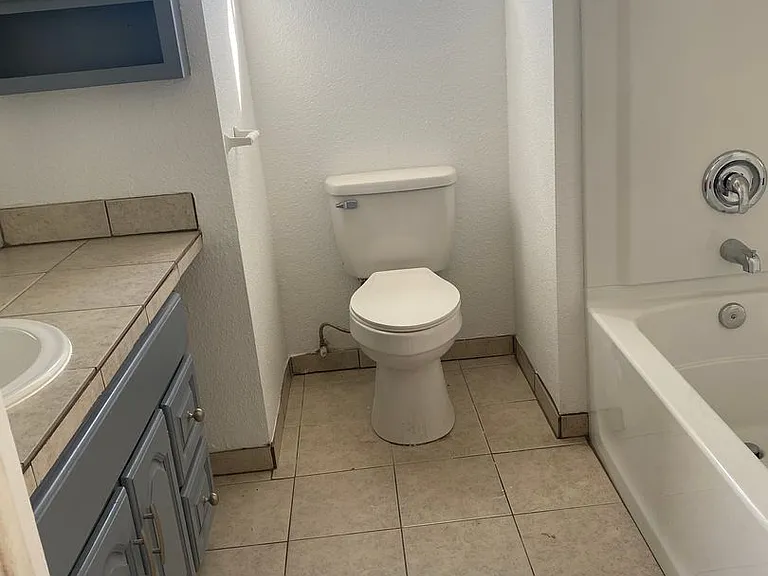 1650 Laurel Ave — Photo 6