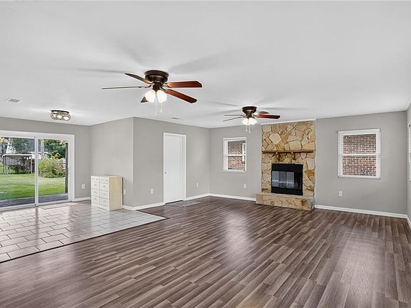 3rd image of 155 Palm Springs Dr
