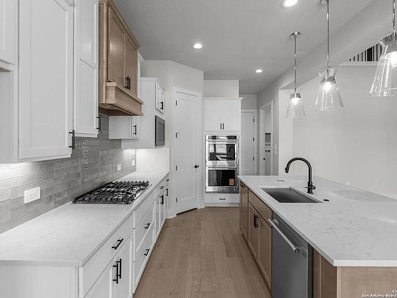 7th image of this home