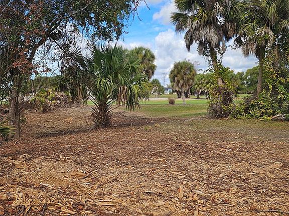 4th image of 20 CLUBHOUSE COURT LOT 1090