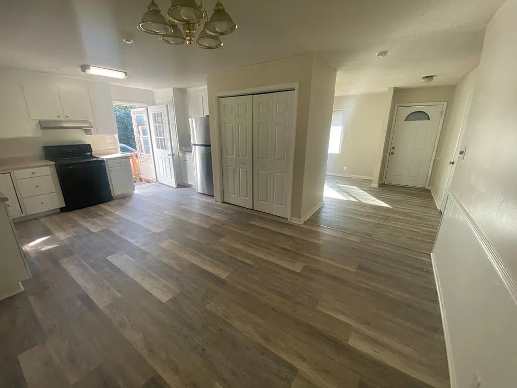 Ranch Home in Established Neighborhood — Photo 4