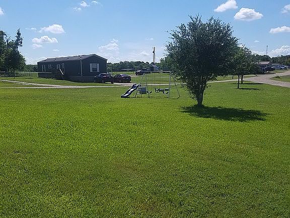 4th image of 190 Deer Circle Ln