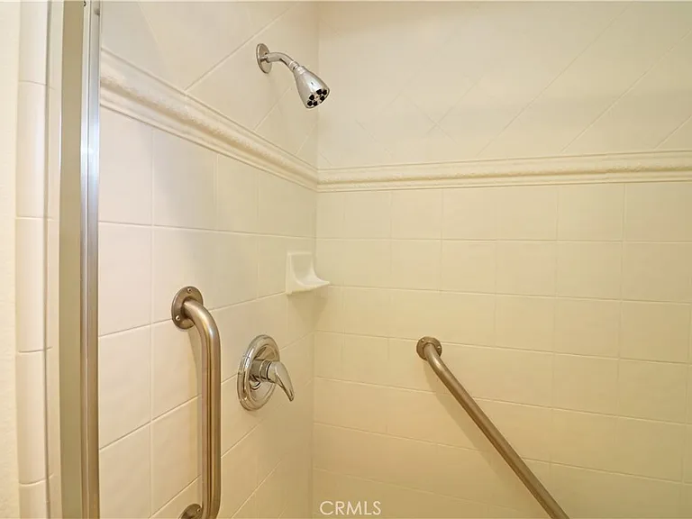 135 Gallery Way — Photo 26