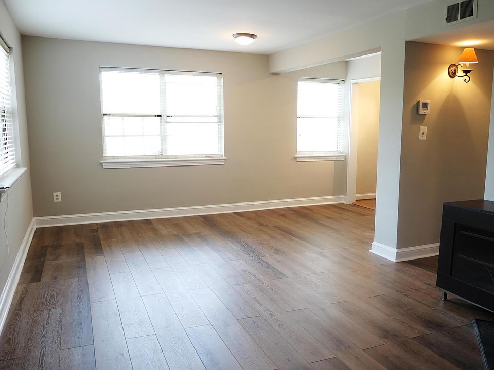 1st image of 2105 N Scott St APT 78