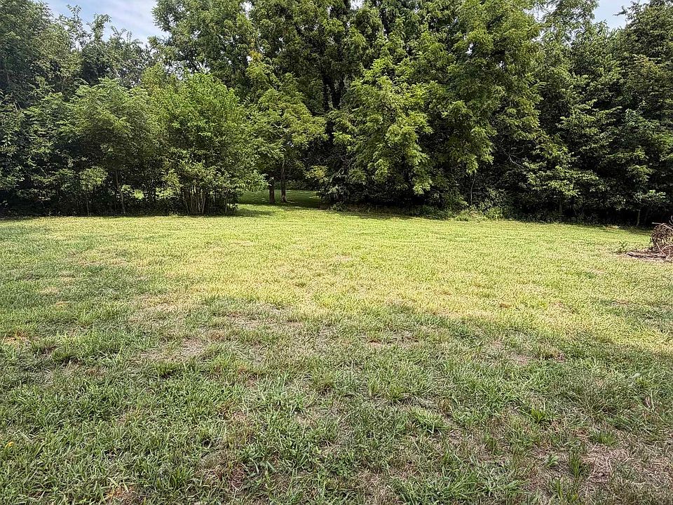 2nd image of 6750-6760 Wesley Chapel Rd