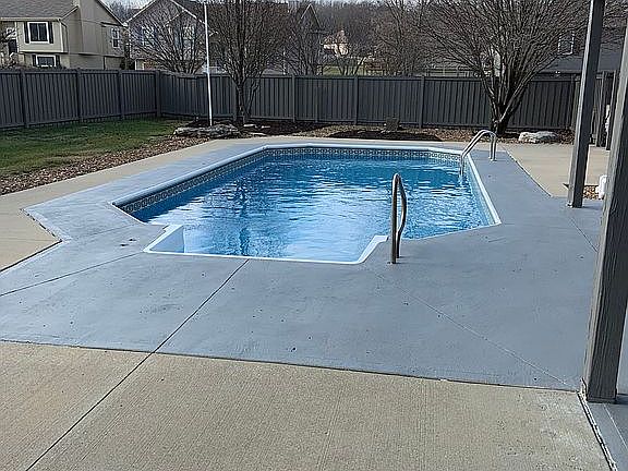 3rd image of 1215 SW Dean Dr