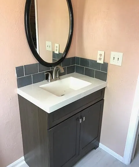 Main Floor Bath with Shower
