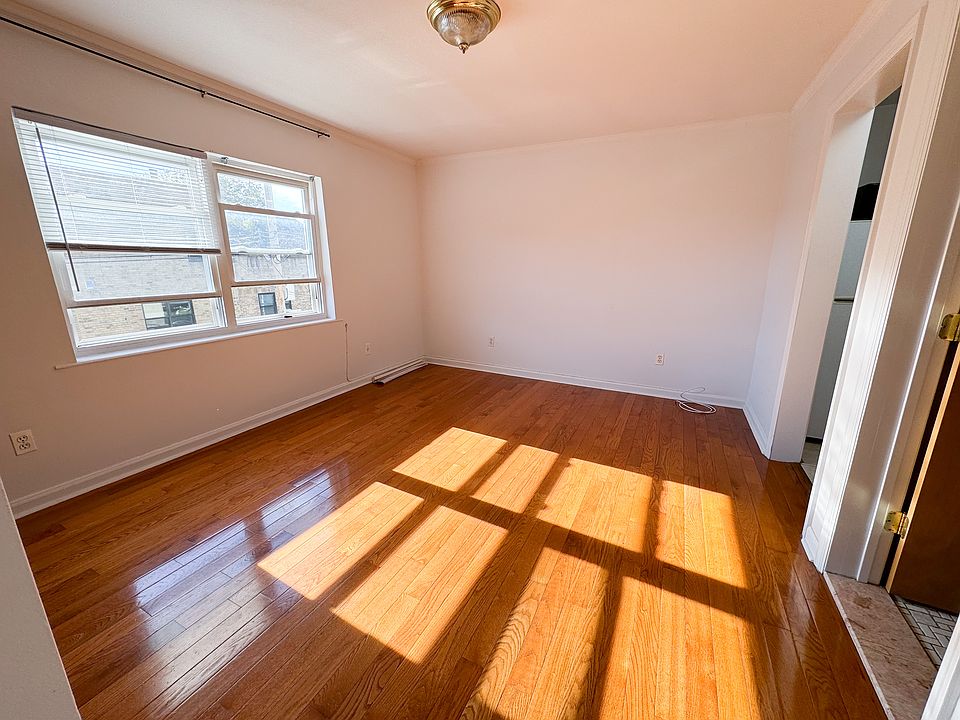1st image of 2319 21st St