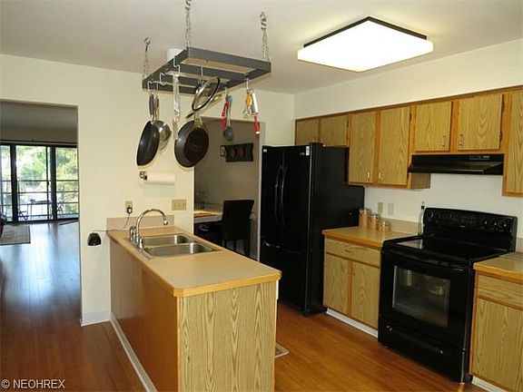 3rd image of 133 Fox Hollow Ct #133
