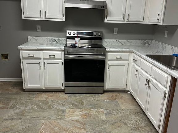 3rd image of 8085 Creekwood Cir E