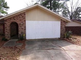 665 Briarcliff Cir, Jackson, MS 39212