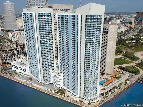 2nd image of 325 Biscayne Blvd #4126