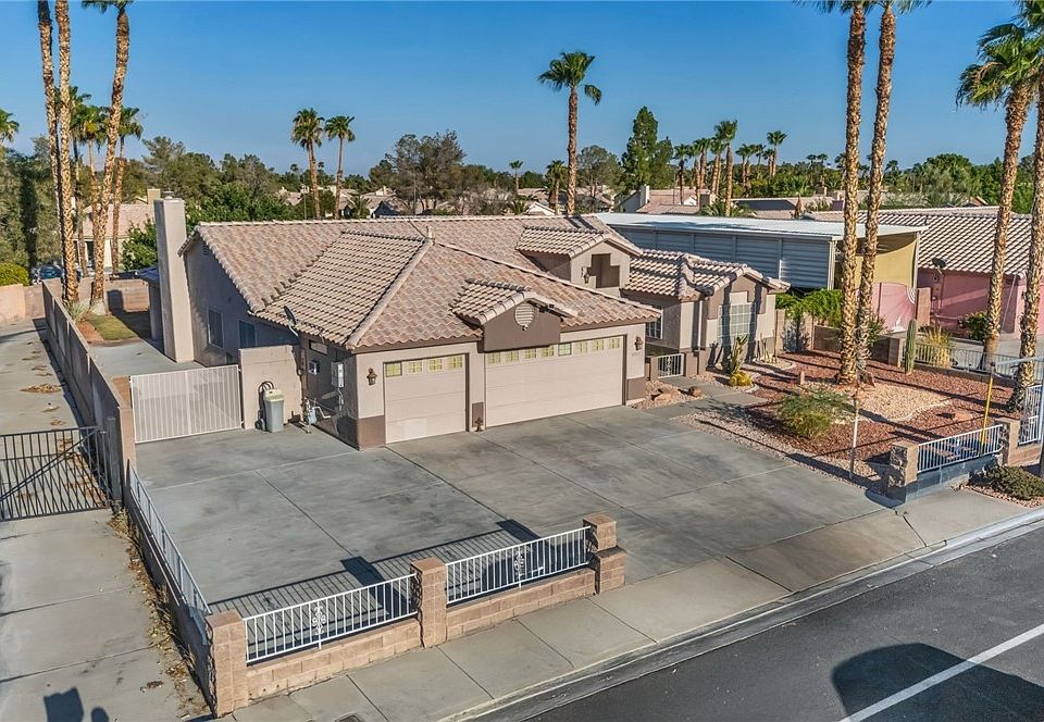 1st image of 3757 N Torrey Pines Dr
