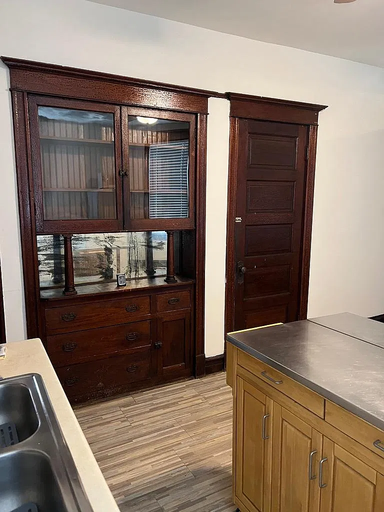 2731 N Lawndale Ave — Photo 3