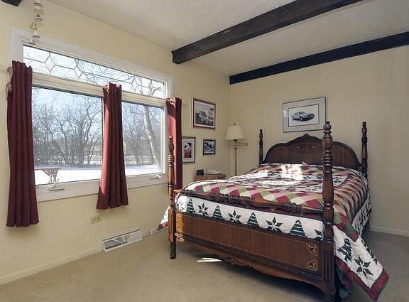 5th image of 411 E Carpenter Dr