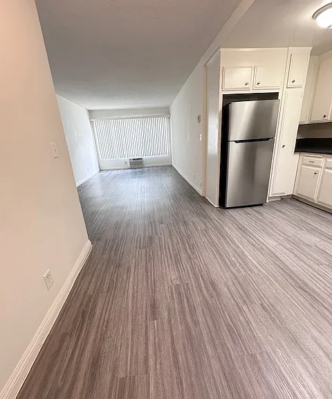 428 N Hayworth Ave #305 — Photo 3