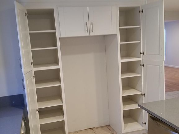 3rd image of 4256 W 182nd St