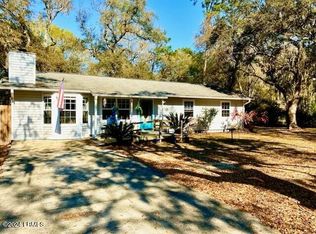 15 Bent Oak Rd, Beaufort, SC 29907