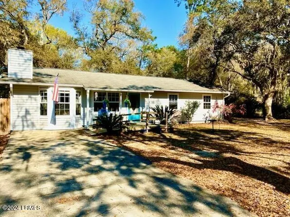15 Bent Oak Rd, Beaufort, SC 29907