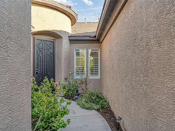 4th image of 7315 Lansbrook Ave