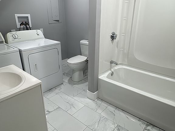 3rd image of 773 Pleasant St #4