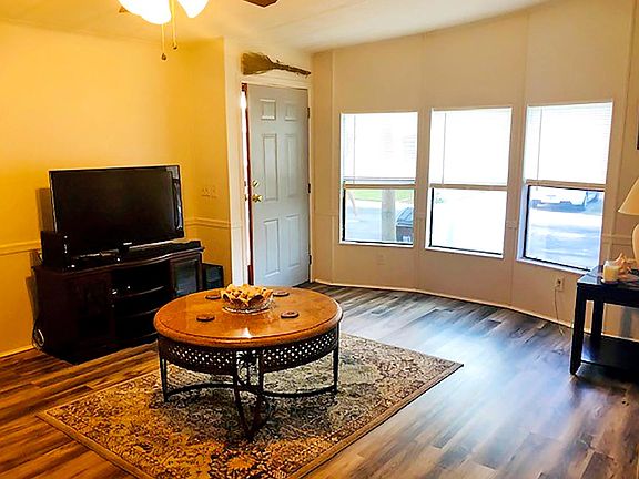 3rd image of 3915 Santa Clara Ln #3915