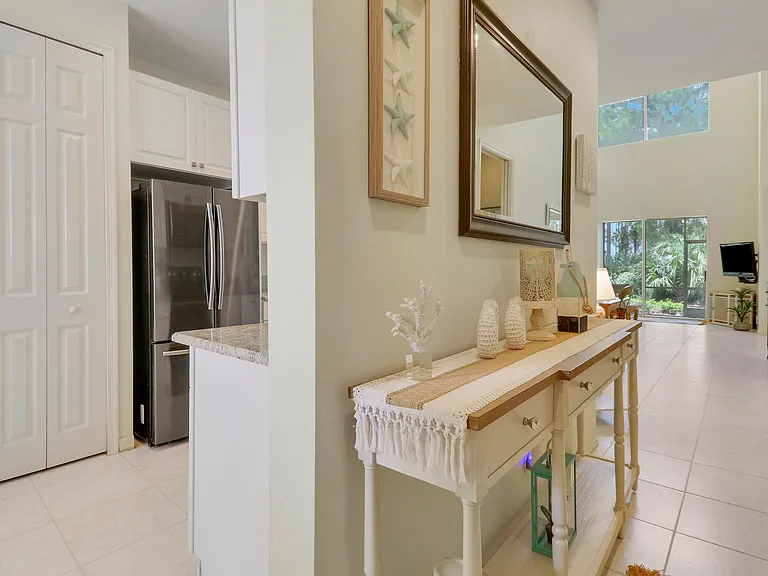 9222 Wentworth Ln — Photo 5